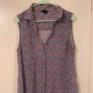 Pretty multicolored button down tank